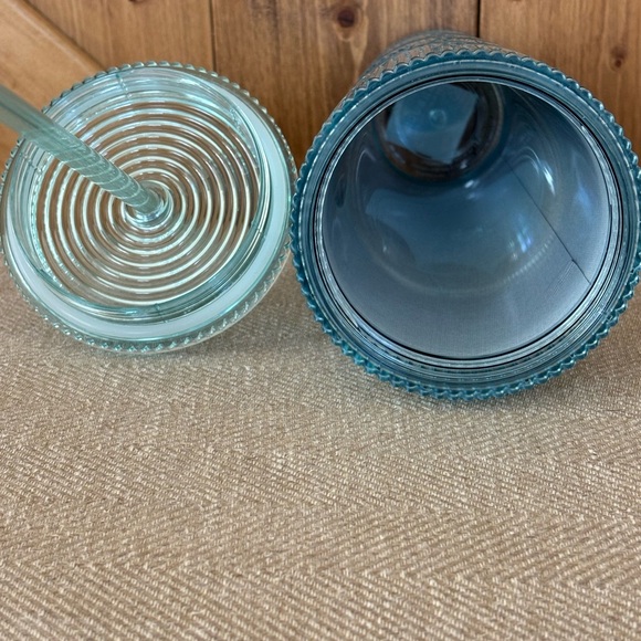 New 2022 Starbucks Spring Green Iridescent 24oz Tumbler - Picture 5 of 5